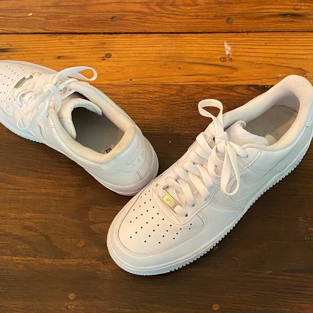 Men's Size 9 Nike Air Force 1 Triple White 07